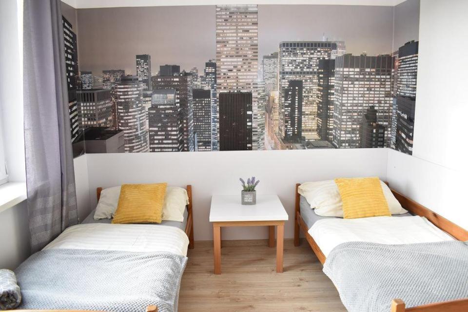 Hostel Przed Switem ゴジュフ・ヴィエルコポルスキ エクステリア 写真